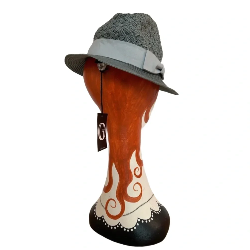 GIOVANNIO of NEW YORK ~ Women hand woven adjustable hat w/ inner paisley print